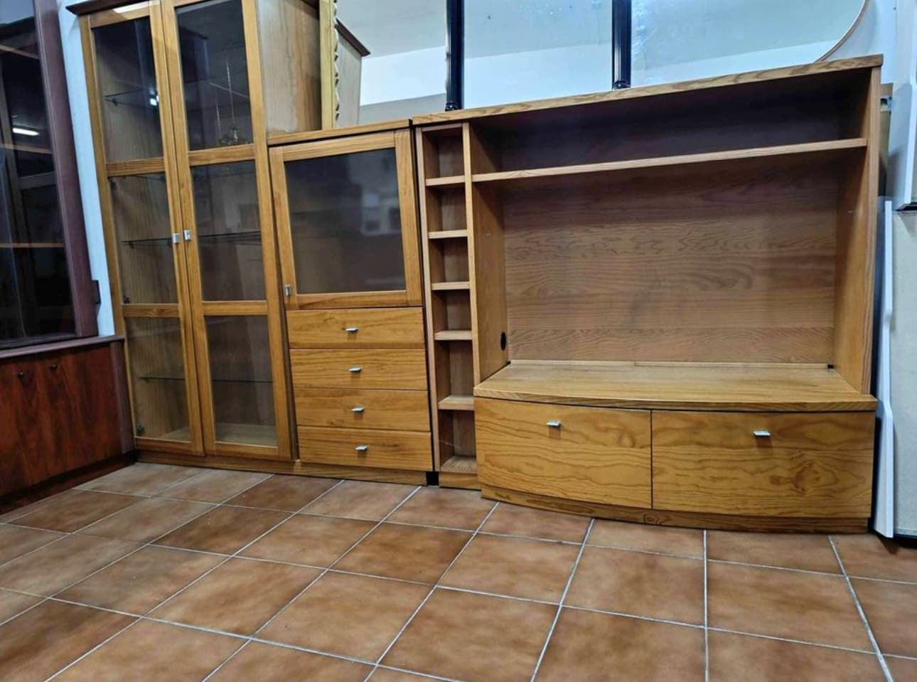 Mueble salón de pino - Imagen 1