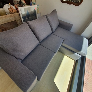Sofá chaise longue reversible nuevo en gris - Imagen 1